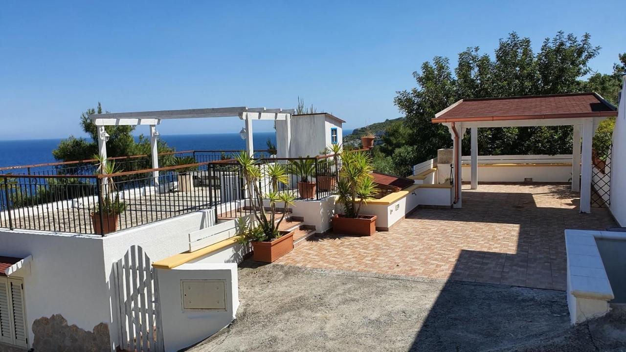 Casa Vacanze "Il Carrubo" Галяно дел Капо Екстериор снимка