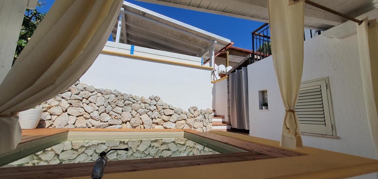 Casa Vacanze "Il Carrubo" Галяно дел Капо Екстериор снимка